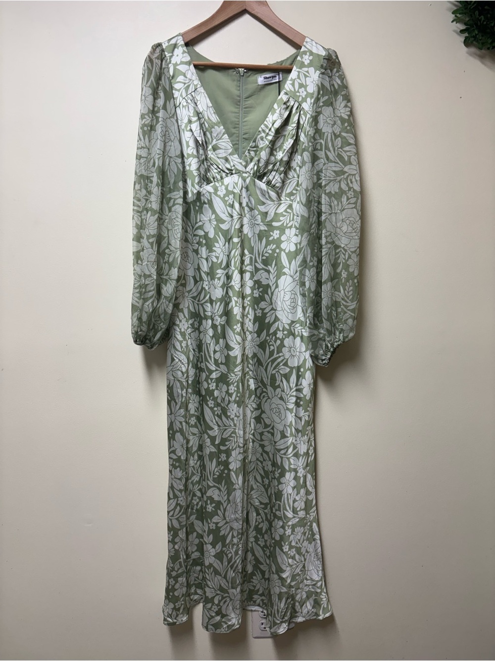 SHOWPO Freollyn Deep V Neck Floral Sheer Sleeve Maxi Dress in Sage Size 10 NWT - Picture 7 of 14